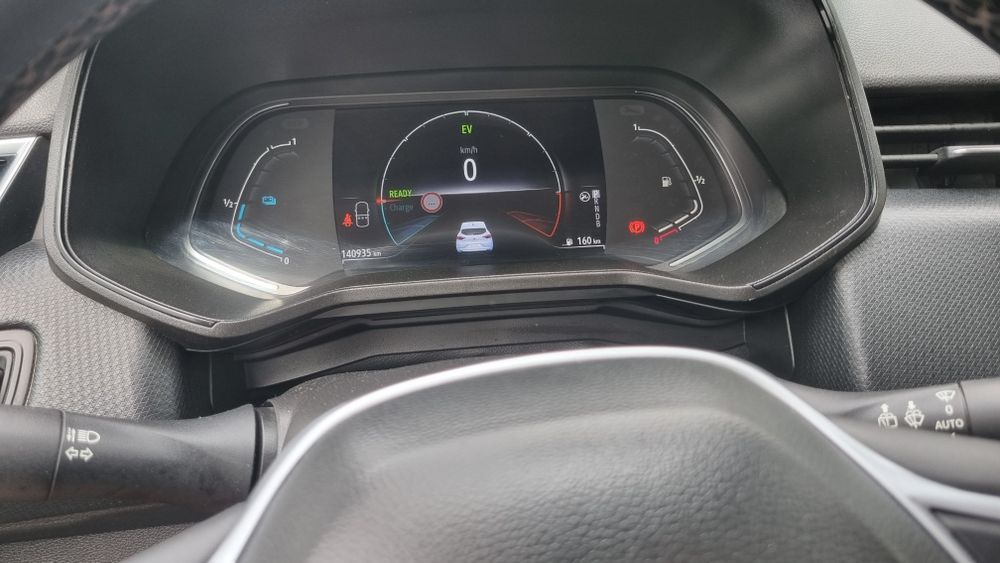 Renault Clio Hibrid 2023 România