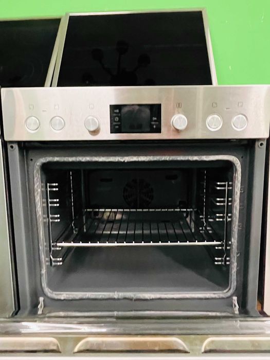 Комплект за вграждане: Фурна Bosch HEG73B450 с индукционен плот