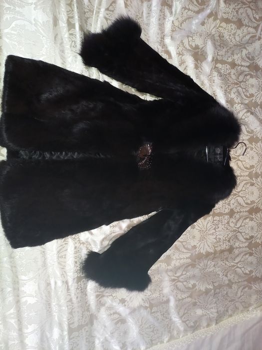 Shuba sotiladi (naturalniy mehlari)