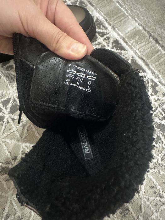 Ботинки новые 39 размер