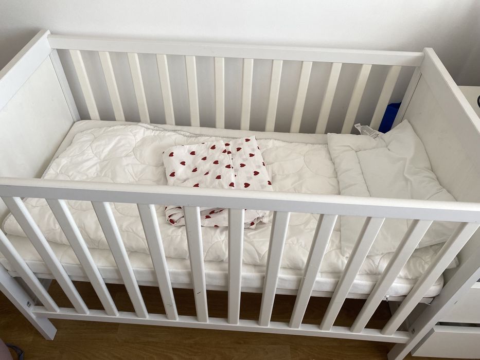 Patut bebe Ikea sundvik cu saltea si accesorii