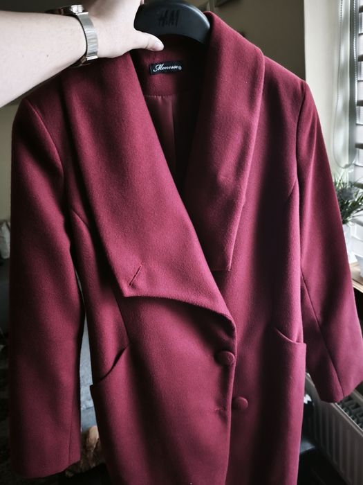 Palton vișiniu Monesse