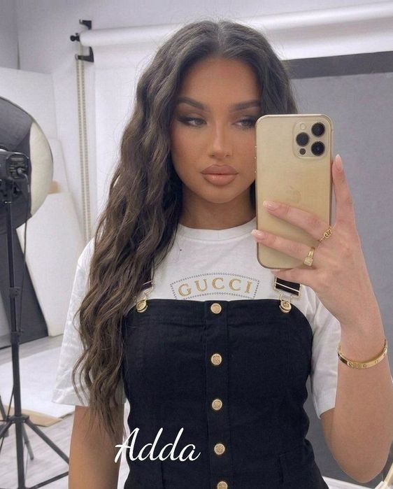 Rochita Gucci și tricou
Marimi  M L  XXL 
Pret 270 lei