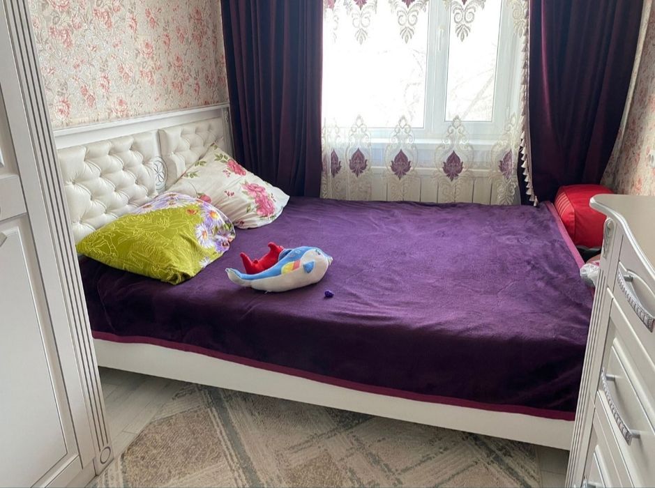 Продаётся кровать с матрасом