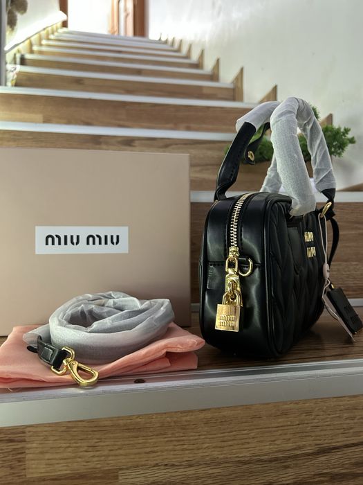Geanta Miu Miu neagra