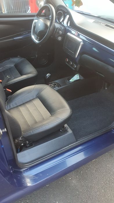 Ligier se conduce de la 16 ani