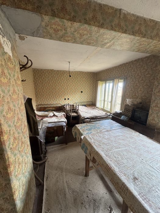 Къща до гората с. Дъбрава