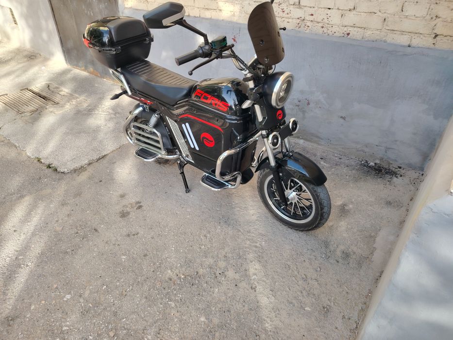 Скутер Retro M7.