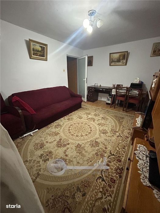 Apartament 3 camere semidecomandat Pacurari - Etaj 3