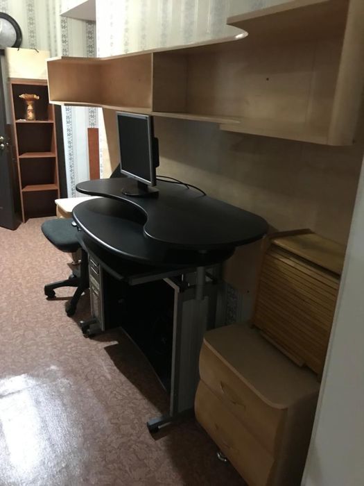 Продам шкаф и компьютерный стол