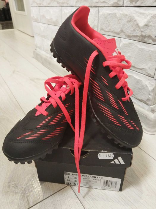 Футболни Стоножки Adidas Predator