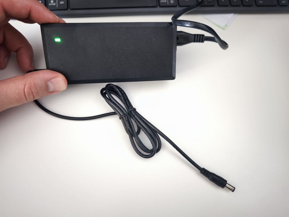 Încărcător trotineta Motus