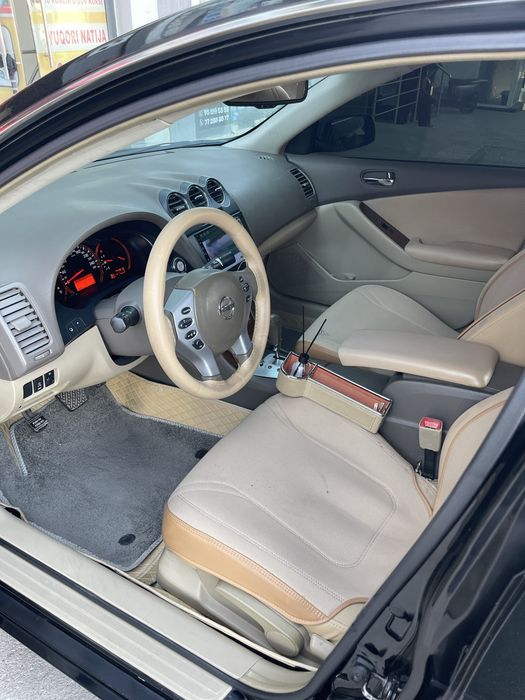 Nissan Altima Дубай