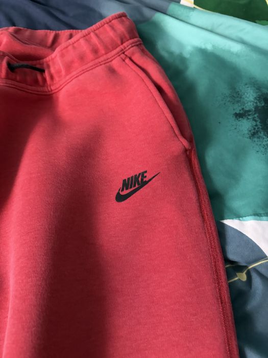 Pantaloni nike tech
