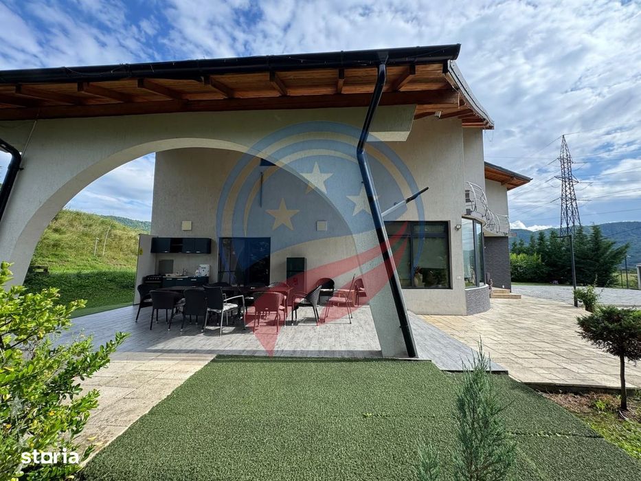 Pensiune  în Călimănești + 2 A-Frame - Teren 5.574 mp - Bonus Mercedes