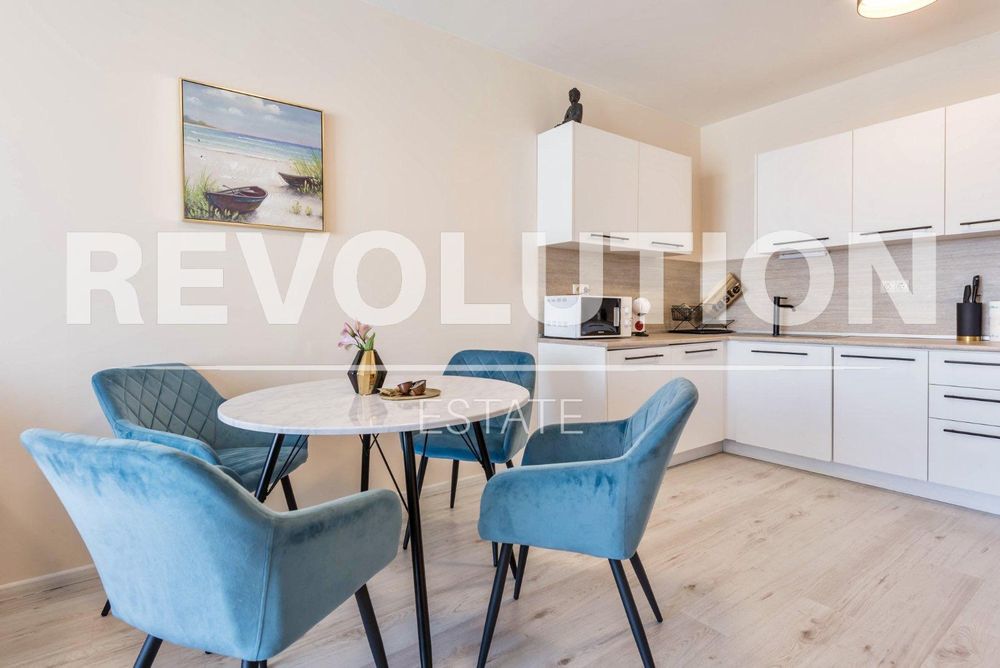 Дава се под наем Двустаен апартамент в Варна, Аспарухово - 70 кв.м за 600 € - Снимка #3