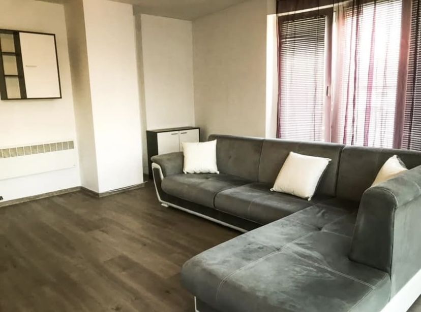 Дава се под наем Двустаен апартамент в Шумен, Център - 70 кв.м за 280.5 € - Снимка #7