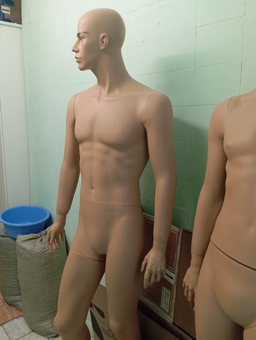 Маникен мужчина.