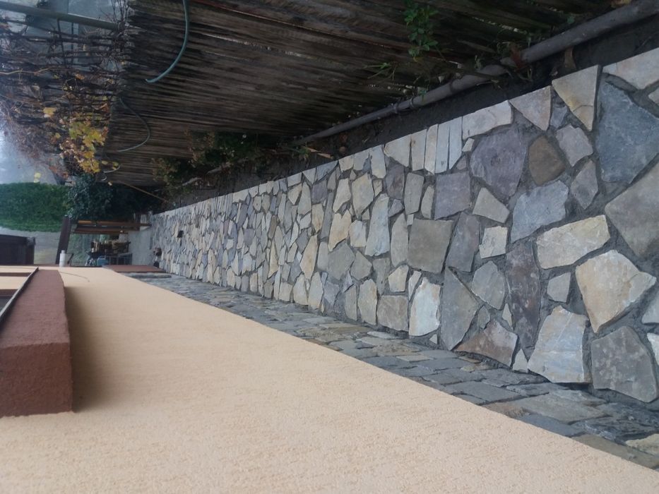 Vand si montez piatră naturală