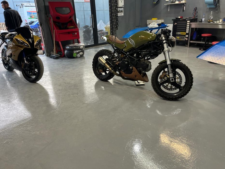 Ducati Monster 600 Cafe Racer
