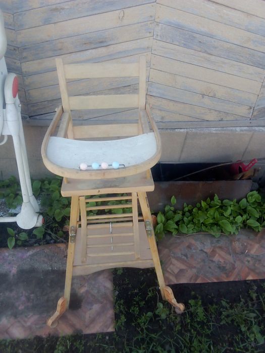 Отдам два стульчика