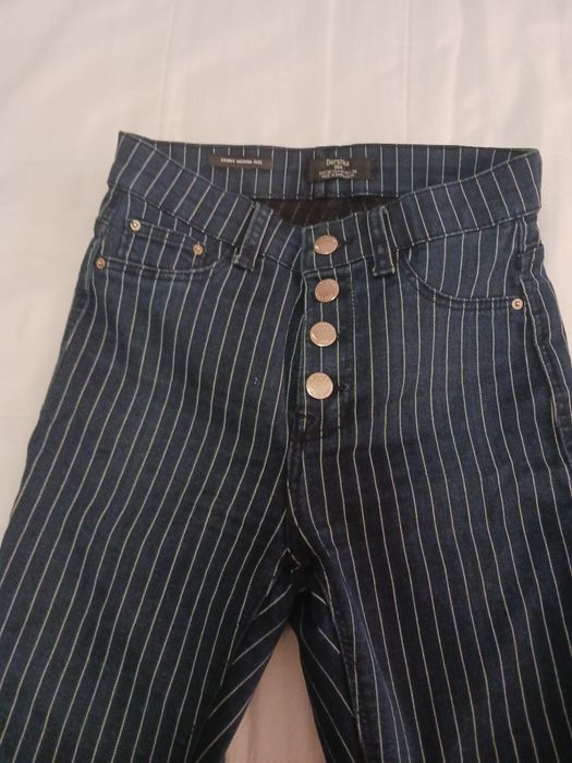 Продавам дънки  26 разер ,  на  PINKO-50лв  ;ZARA -20лв ;Berchka15лвk