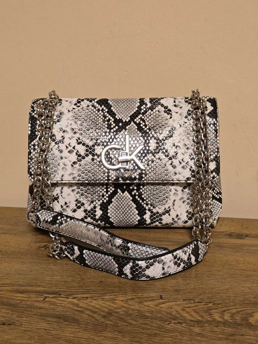Calvin Klein оригинална дамска чанта