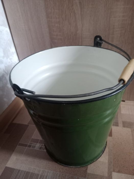 Продам ведра эмалированные  б/у, цена 2000 тенгее