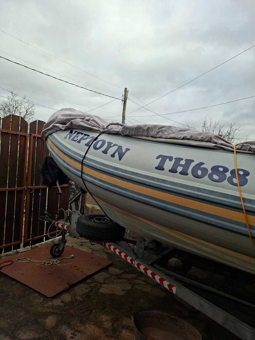 Лодка, извънбордов двигагел 90 кс, регистрирана ГЪРЦИЯ, сонар