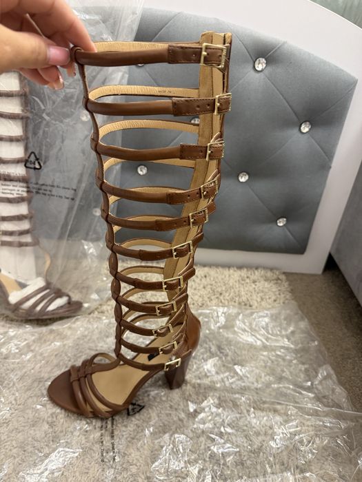 rachel zoe - Moda si frumusete | OLX.ro