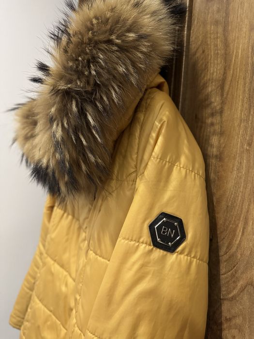 Дамско есенно-зимно яке с качулка с естествен косъм- Bratan Fashion