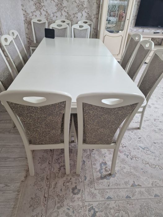 Продам стол и стулья из дуба