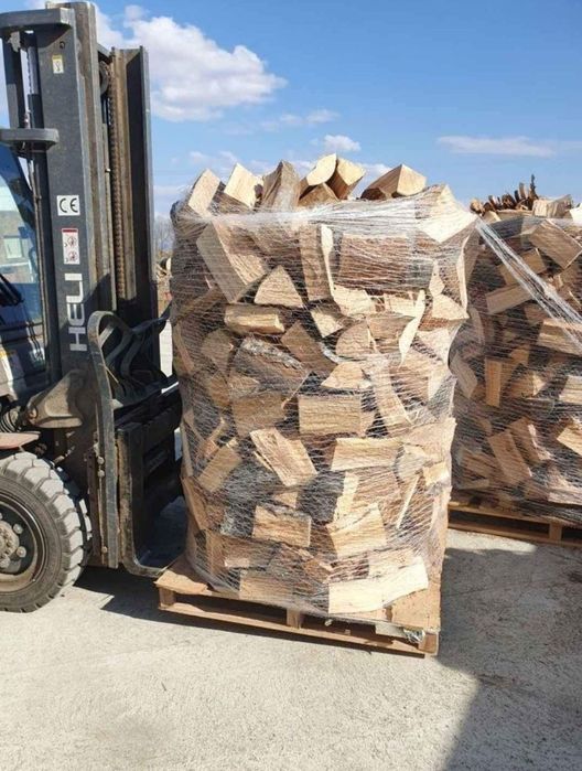 Lemn de foc de fag crepat paletizat livrat la domiciliu