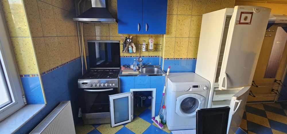 Vând apartament centru