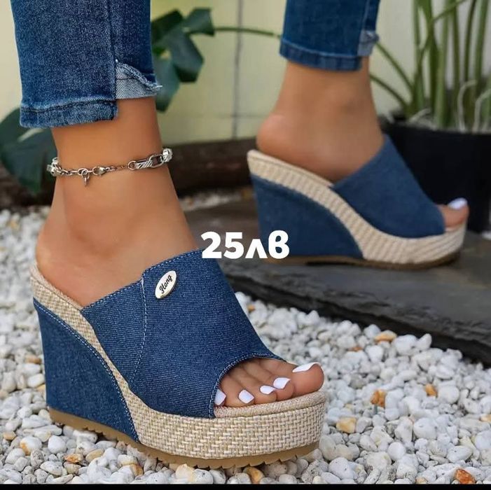 Продавам нови дамски обувки 
номер 39 .Пишете на лични. Благодаря.