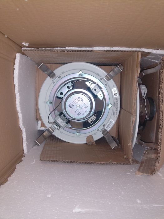 Vând difuzoare plafon incastrabile ( spot )