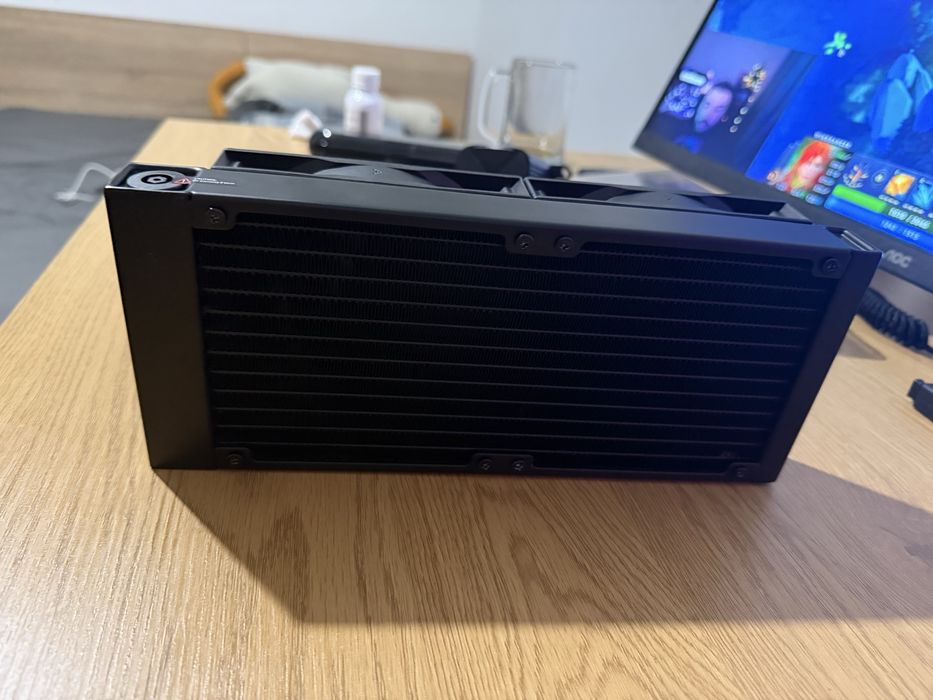 Водно охлаждане Deepcool LS520S Zero Dark. 240mm
