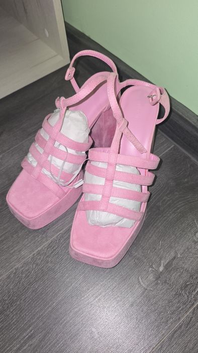 Кукленски розови сандали!