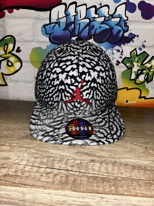 Sapca Jordan Elephant Print