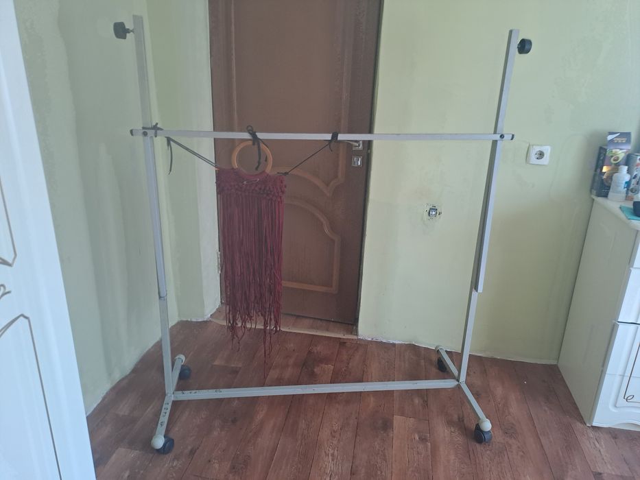Продам. Корейская вешалка.