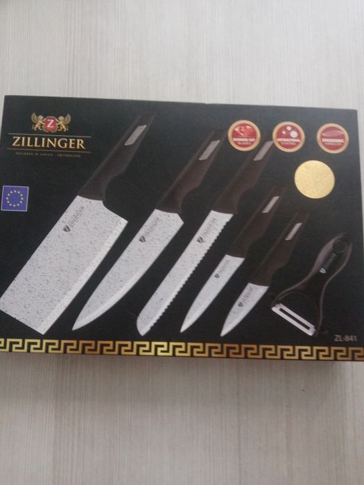 Продавам к-т ножове