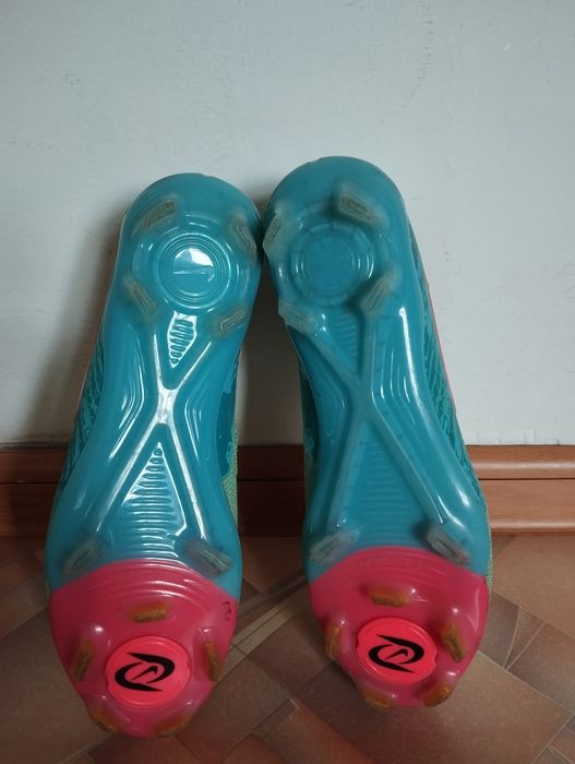 Продам бутсы Nike