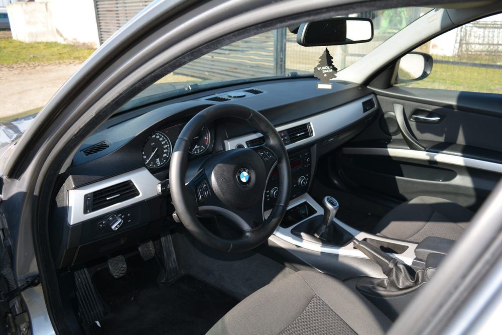 Vând BMW 320D 2009