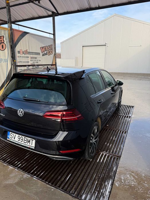 VW e-Golf 2019: Keyless, Park Assist, faruri LED, pompă caldură
