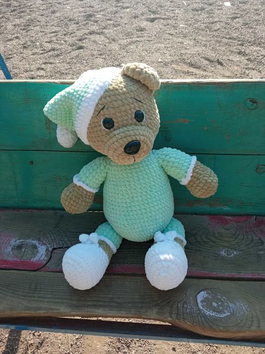 Большой мишка в пижамке.