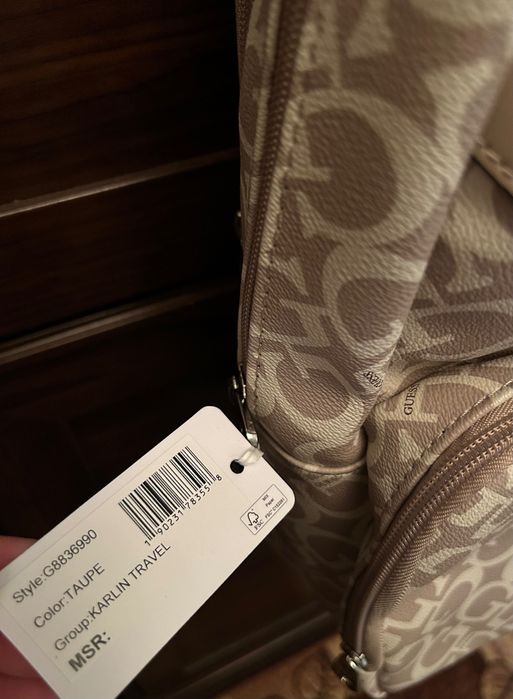 Стилна раница Guess