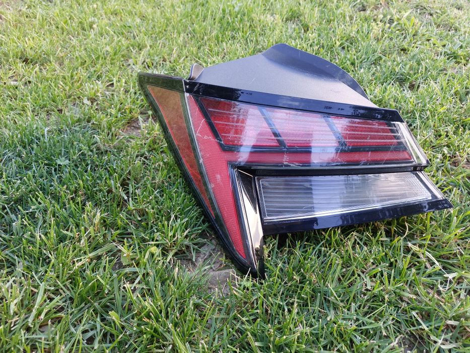 Stop stanga dreapta pe haion mercedes gle w167 coupe , stop stanga hyundai elantra  cn7 , c class w205 coupe , lexus nx 300h