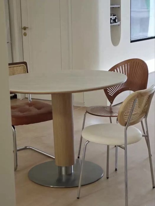 Стол 90х90х75см новый