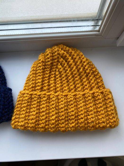 Шапка ручной работы.