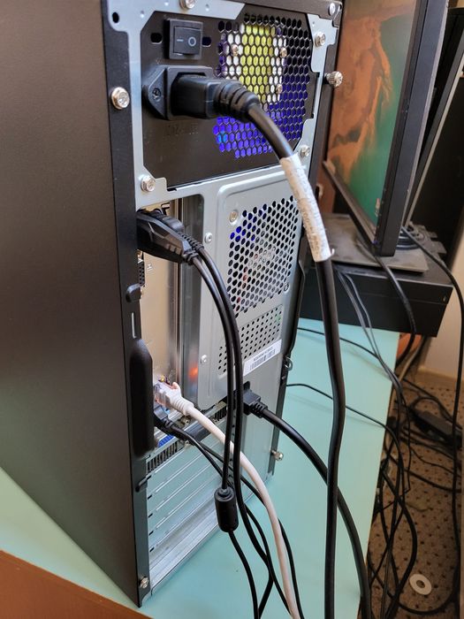 unitate pc i5 8500 second hand si noi de vanzare • Anunturi • OLX.ro